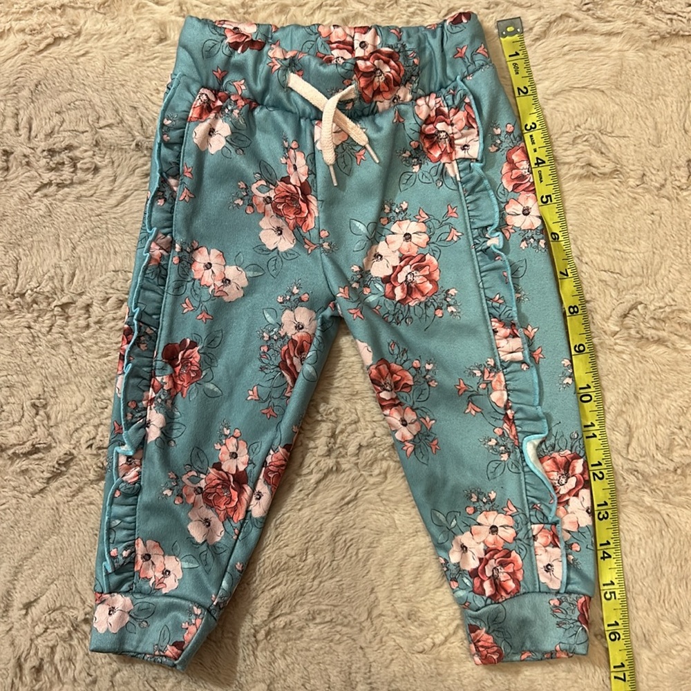 Size 12M • Vince Camuto - Picture 2 of 11